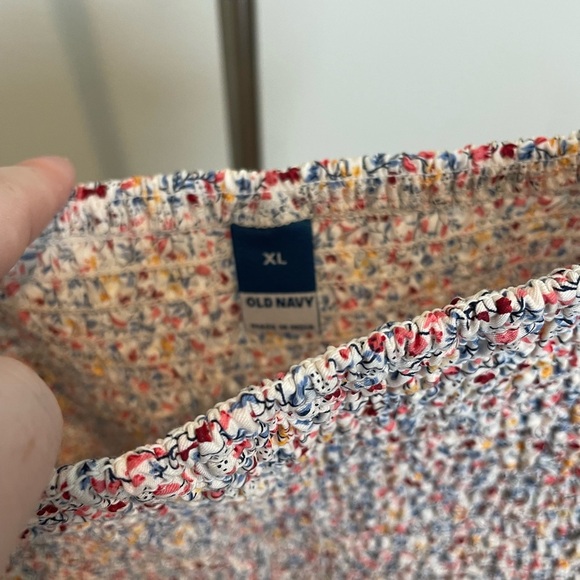 Old navy Colorful Floral Smocked Tank Top - Picture 3 of 4